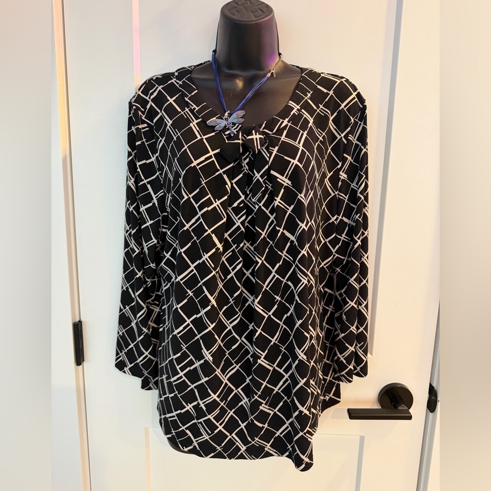 Karl Lagerfeld Monochrome Geometric Top exquisite quality designed sz XL
